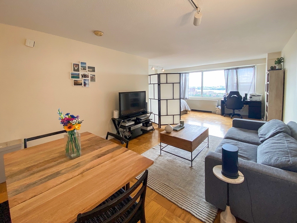 151 Tremont Street # 22M