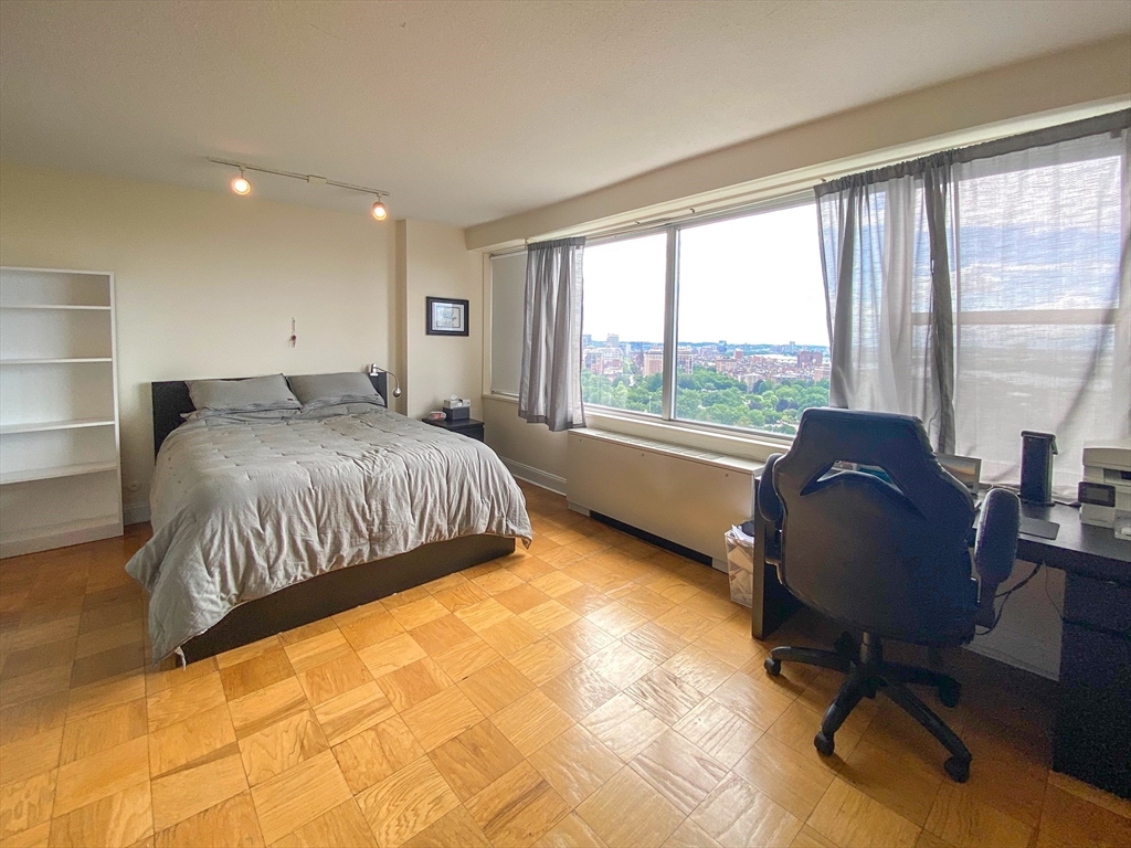 151 Tremont Street # 22M
