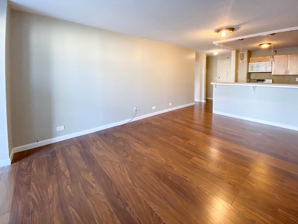 151 Tremont St # 11U