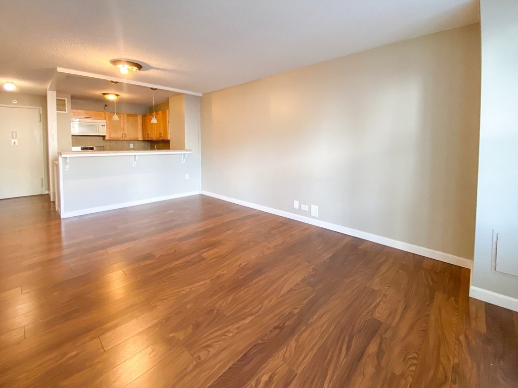 151 Tremont St # 11U