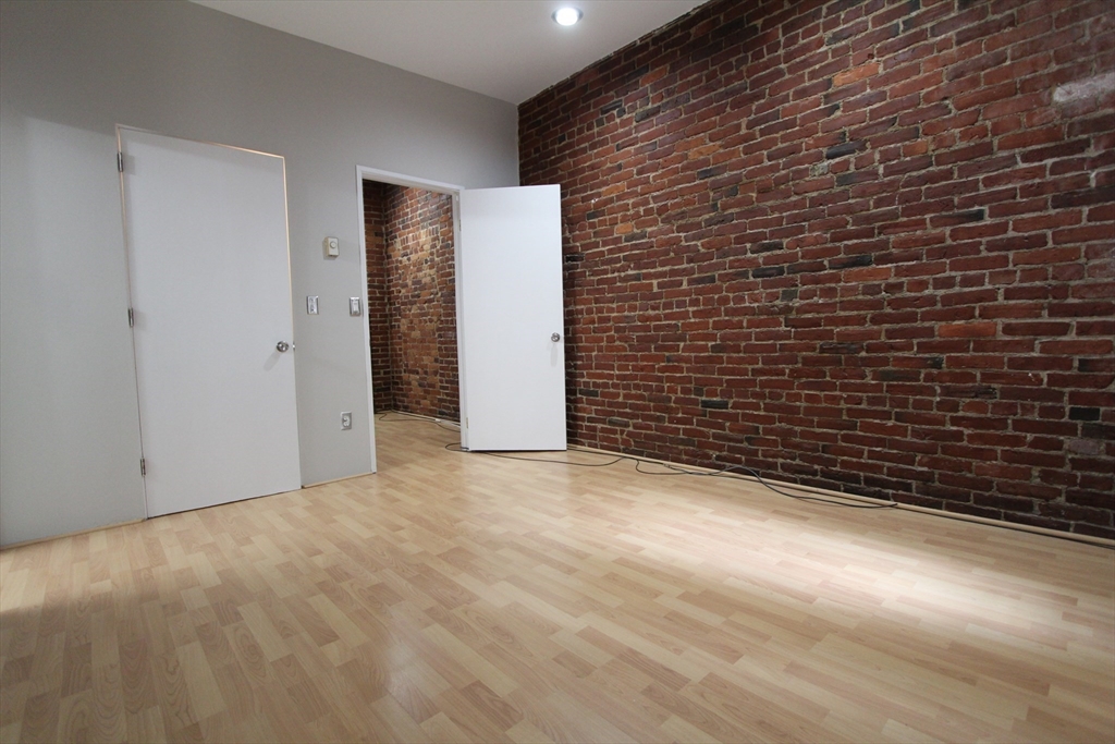 88 Saint Botolph St # 2