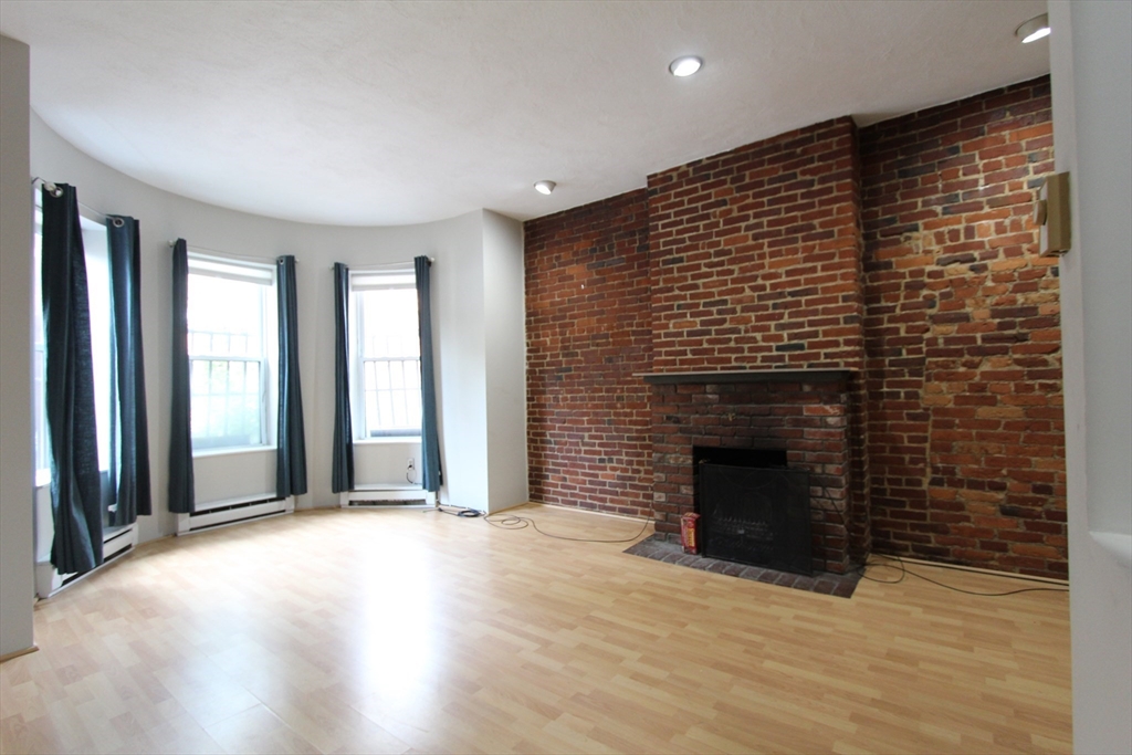 88 Saint Botolph St # 2