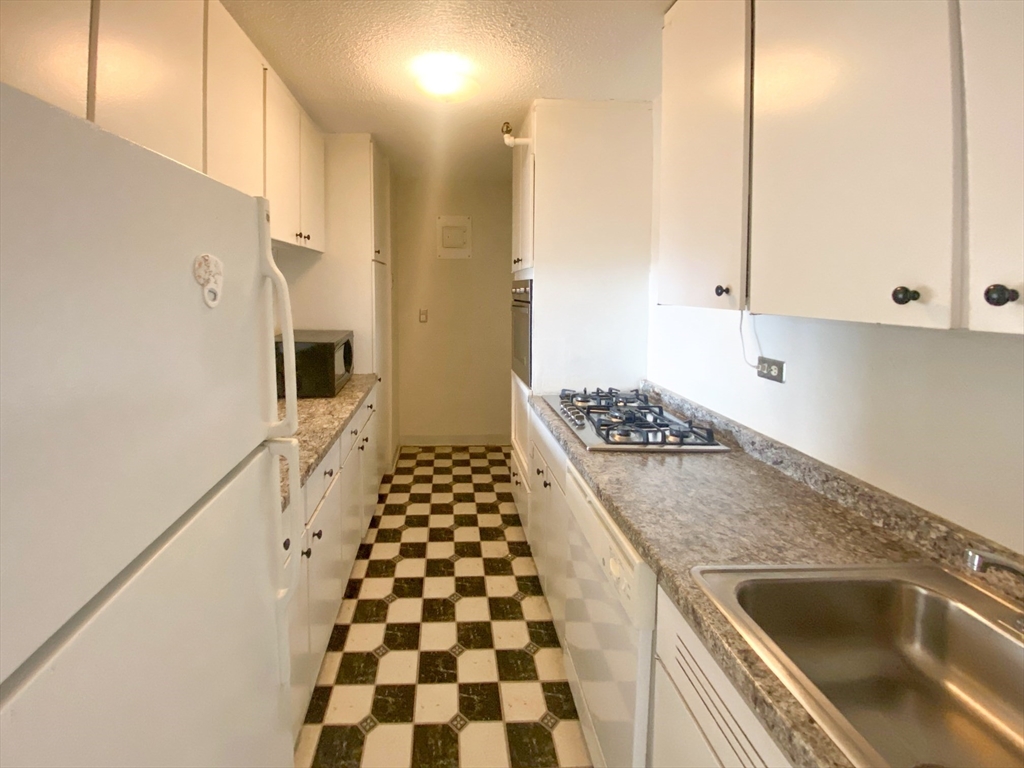 151 Tremont St # 26E