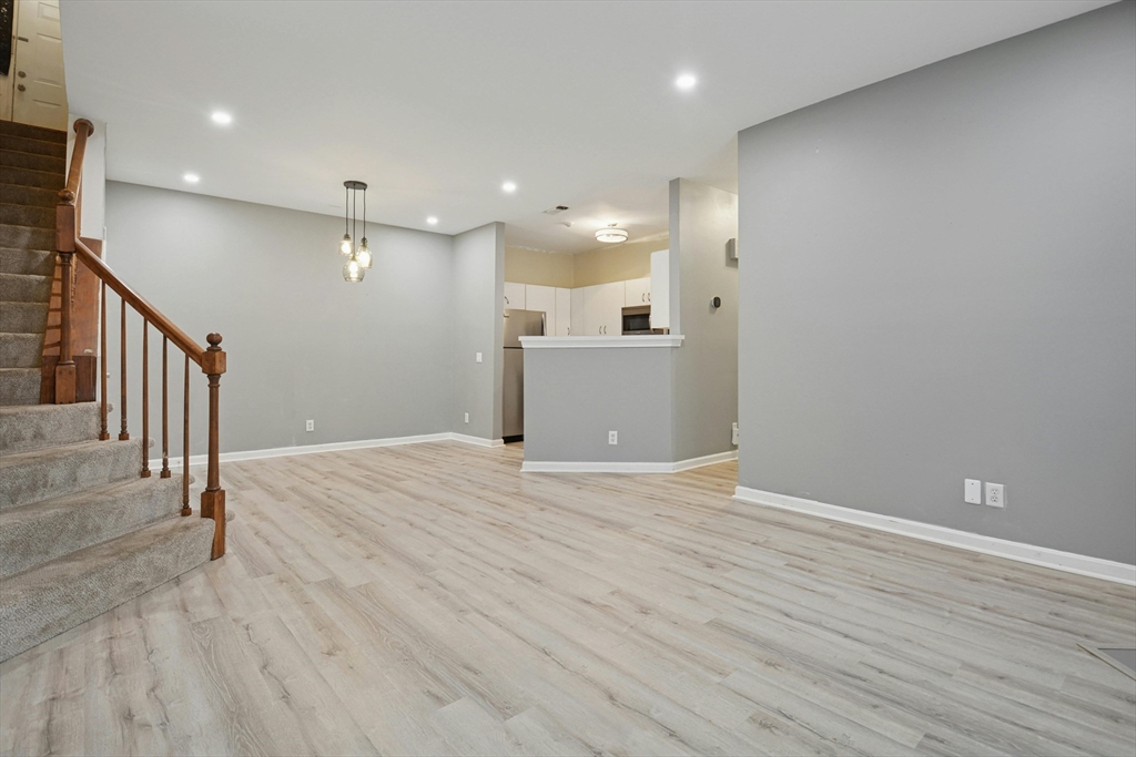 77 Bradford Commons Ln # 77