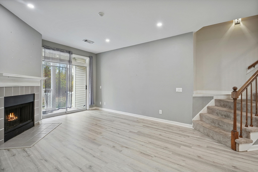 77 Bradford Commons Ln # 77