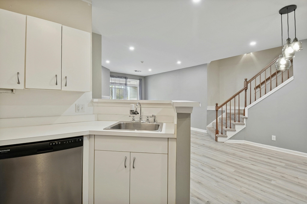 77 Bradford Commons Ln # 77