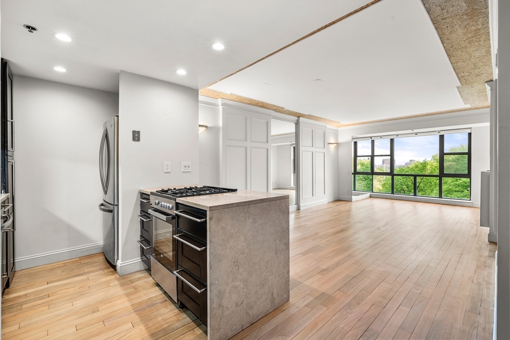 170 Tremont St # 702