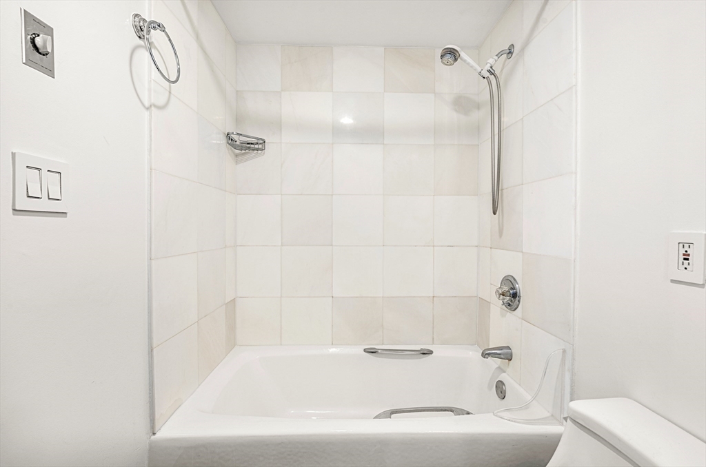 170 Tremont St # 702