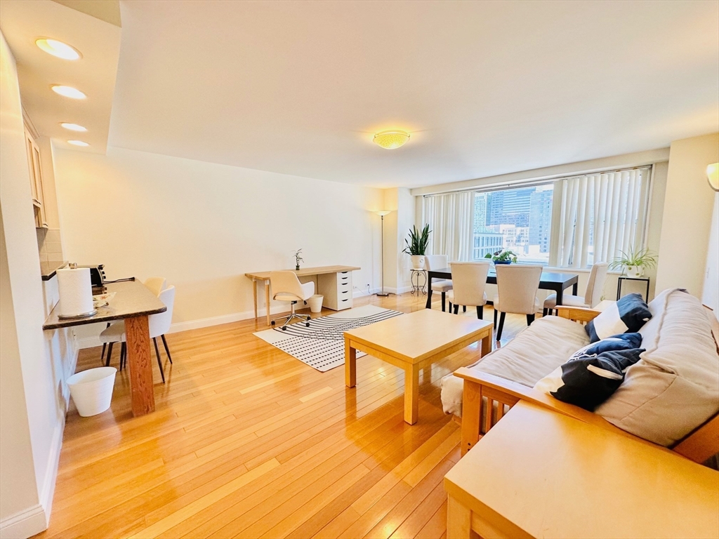 151 Tremont St # 14D