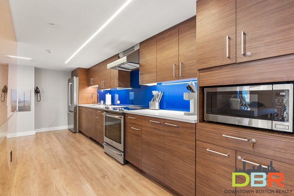 151 Tremont St # 14D