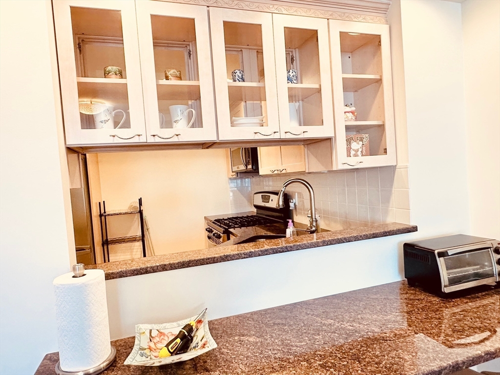 151 Tremont St # 14D