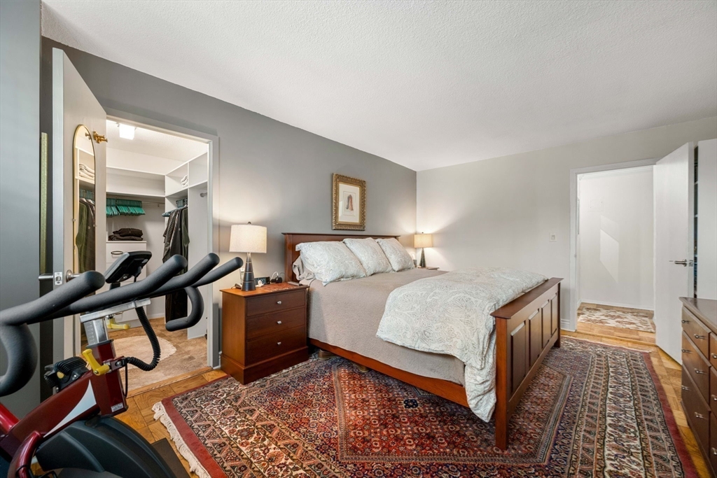 151 Tremont St # 16U