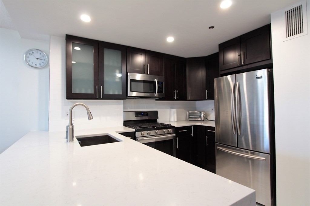 151 Tremont St # 16A