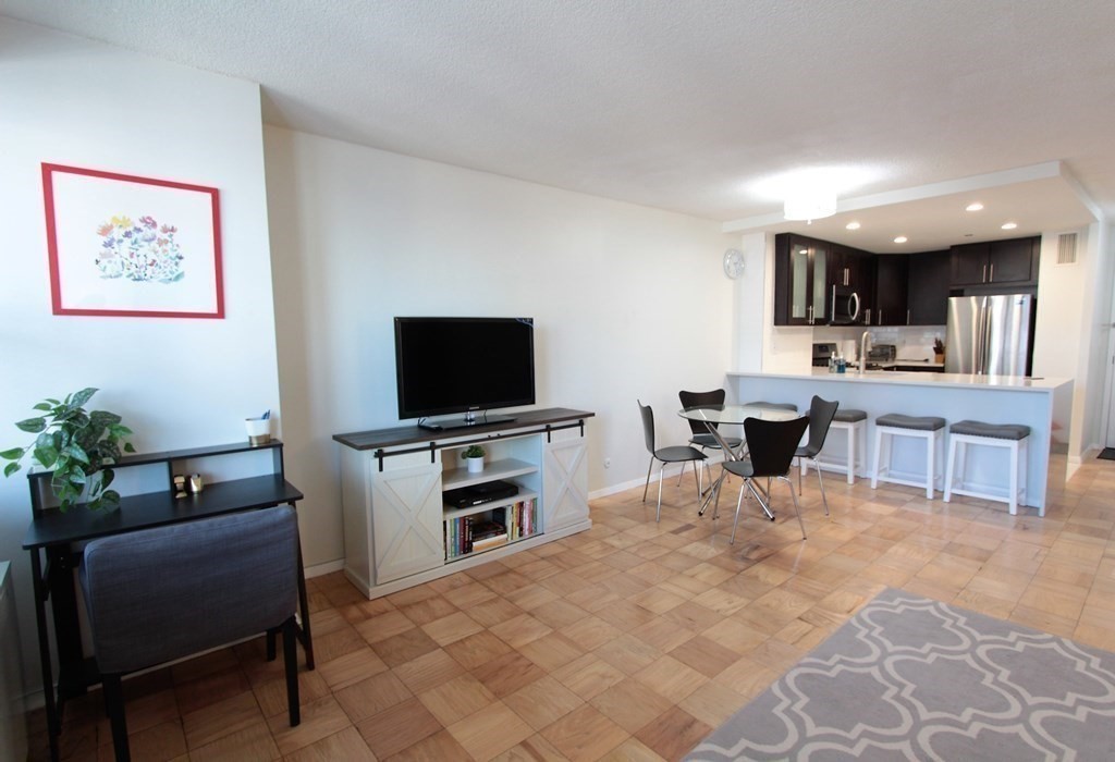 151 Tremont St # 16A