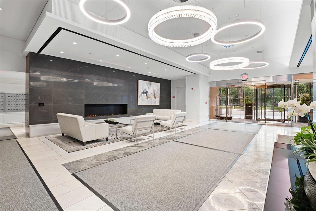 151 Tremont St # 18C