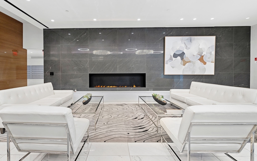 151 Tremont St # 18C