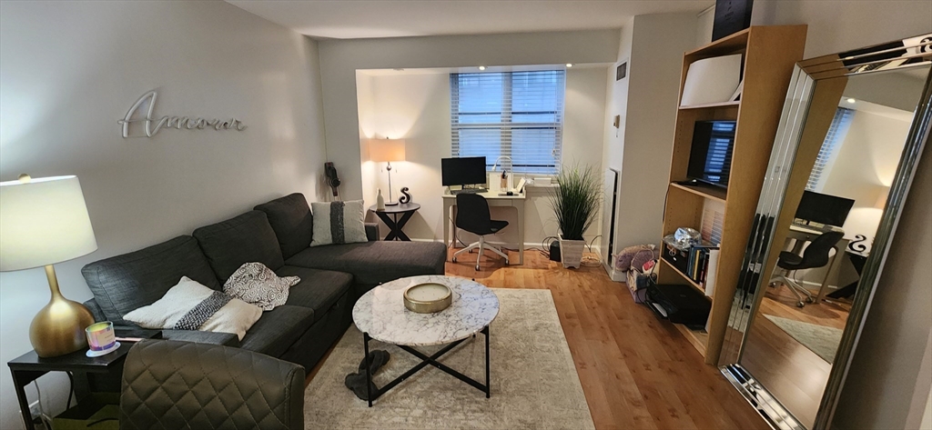 170 Tremont St # 606