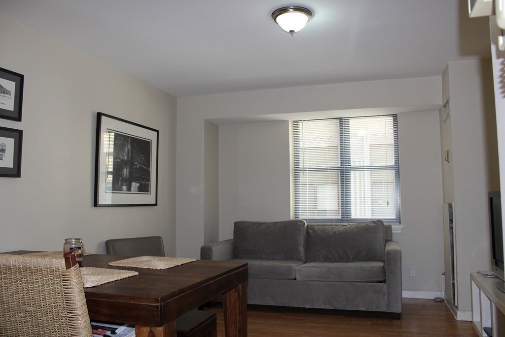 170 Tremont St # 606