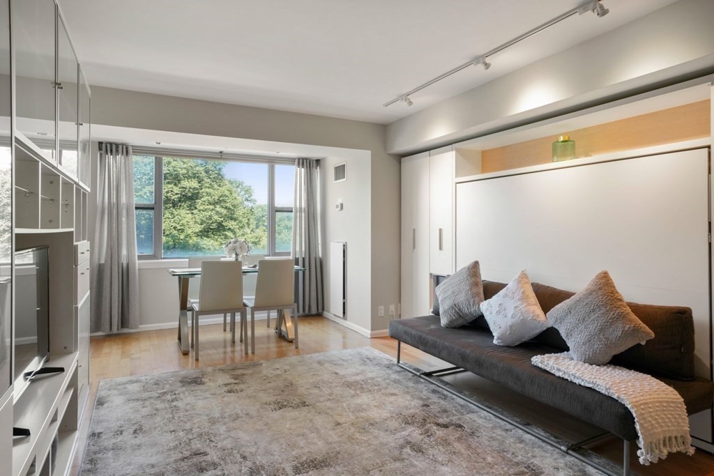 170 Tremont St # 401