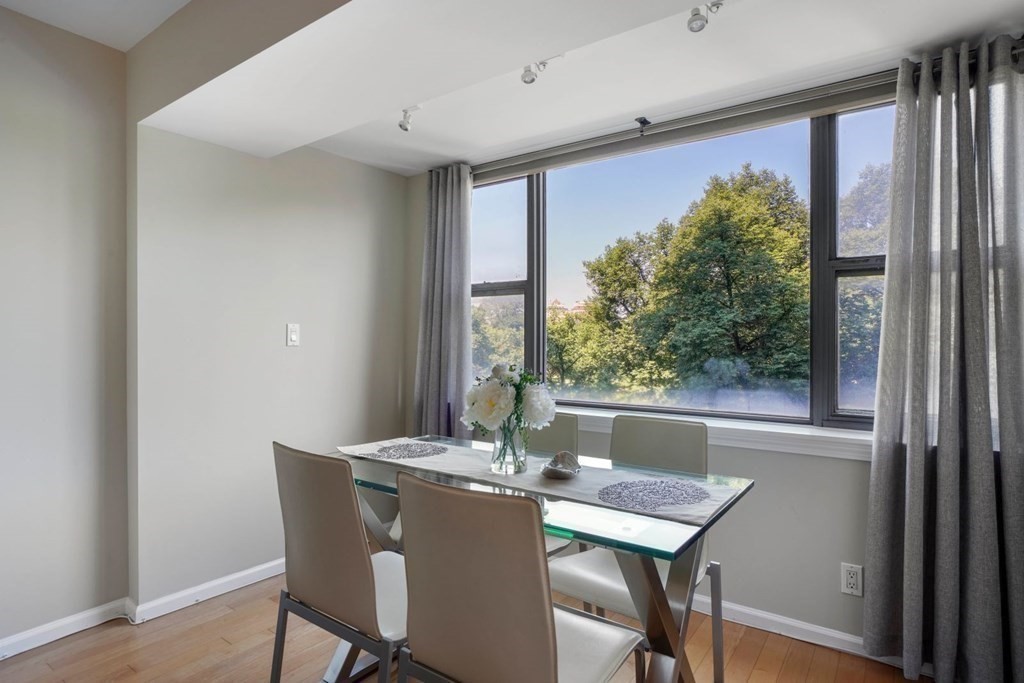 170 Tremont St # 401