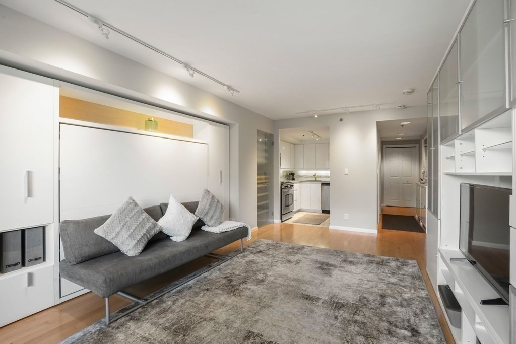 170 Tremont St # 401