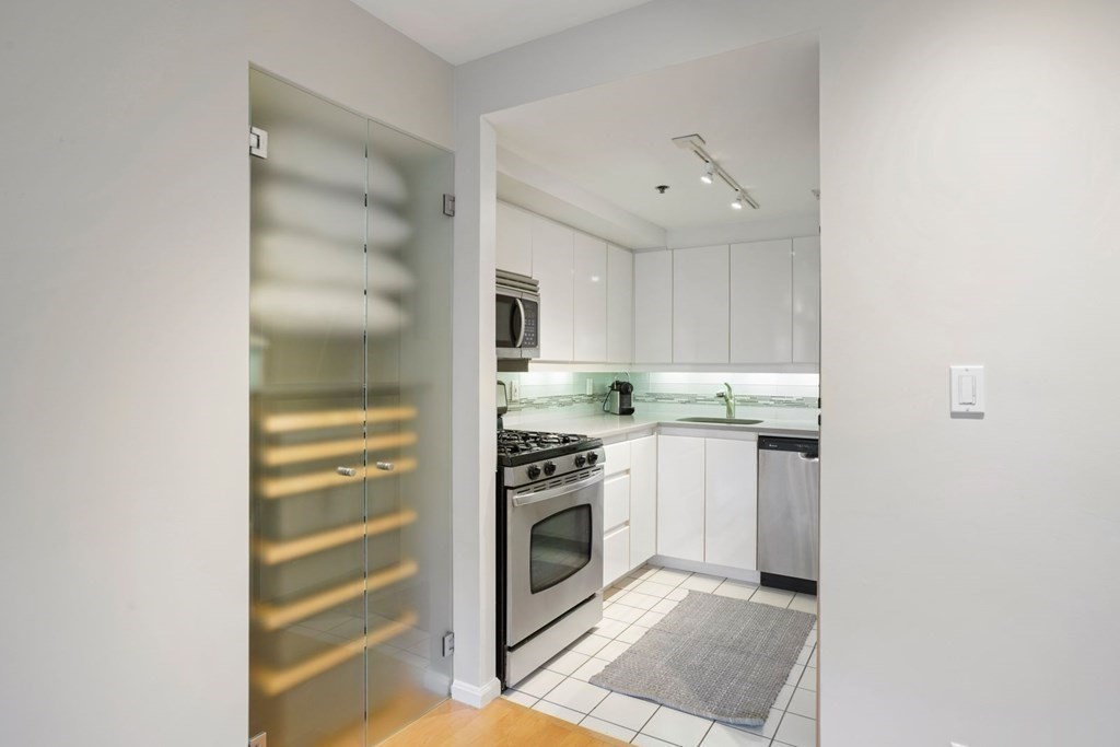 170 Tremont St # 401