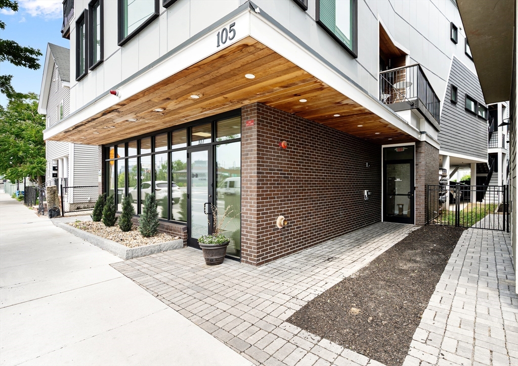 105 Washington St. # 2B