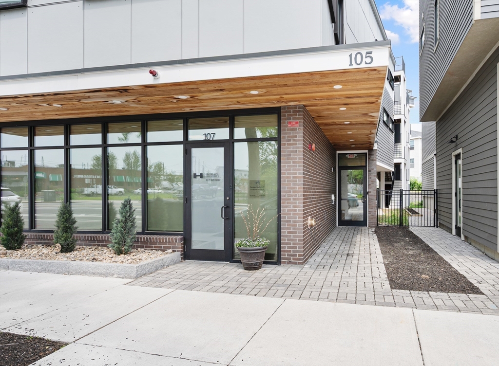 105 Washington St. # 2B