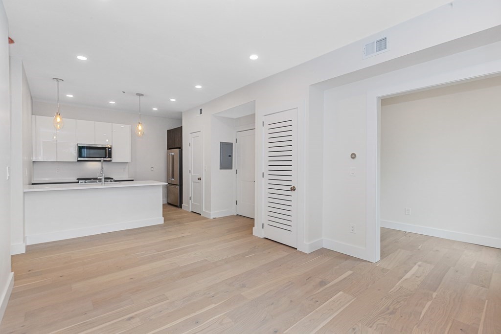 105 Washington St. # 2B