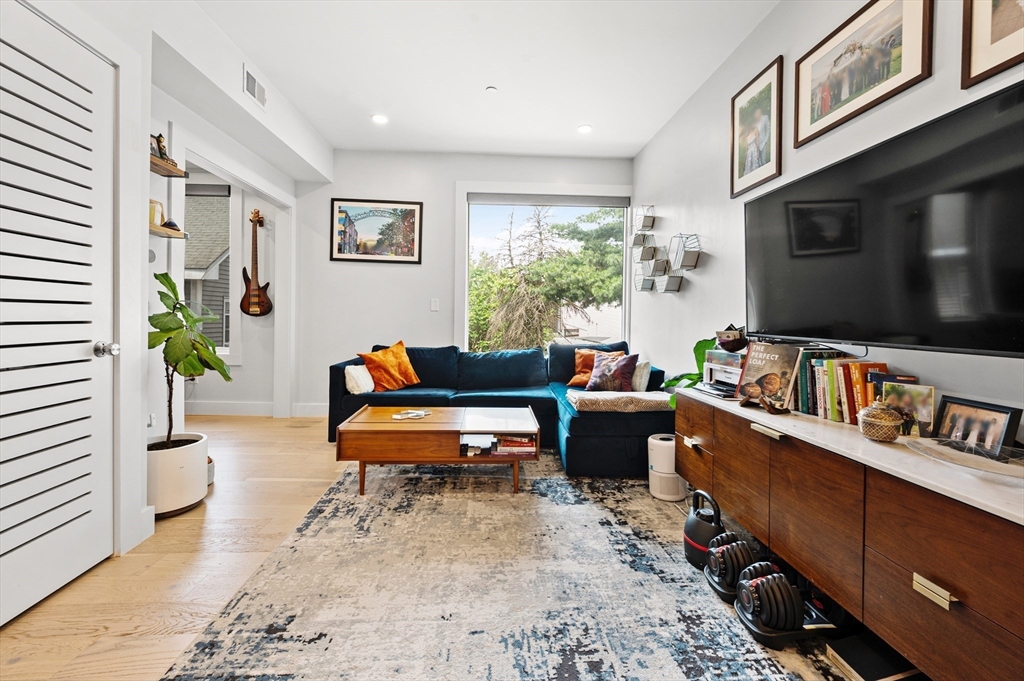 105 Washington St. # 2B