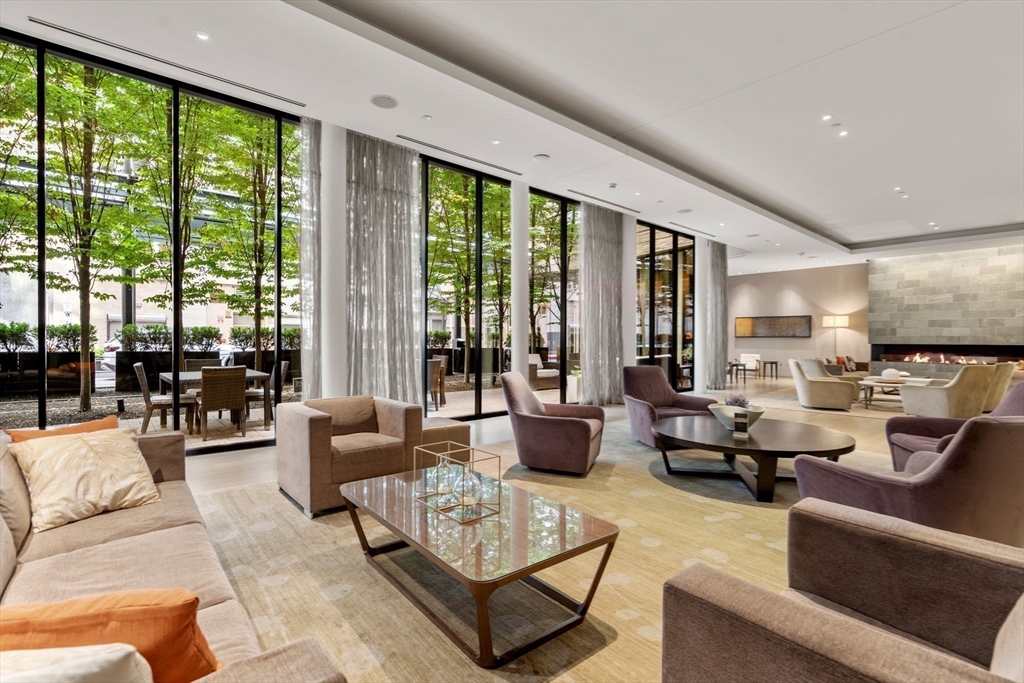 580 Washington Street # 5D