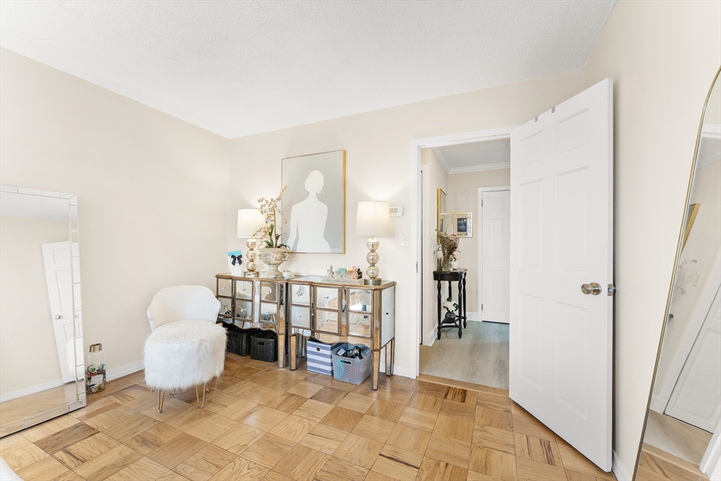 151 Tremont Street # 22U