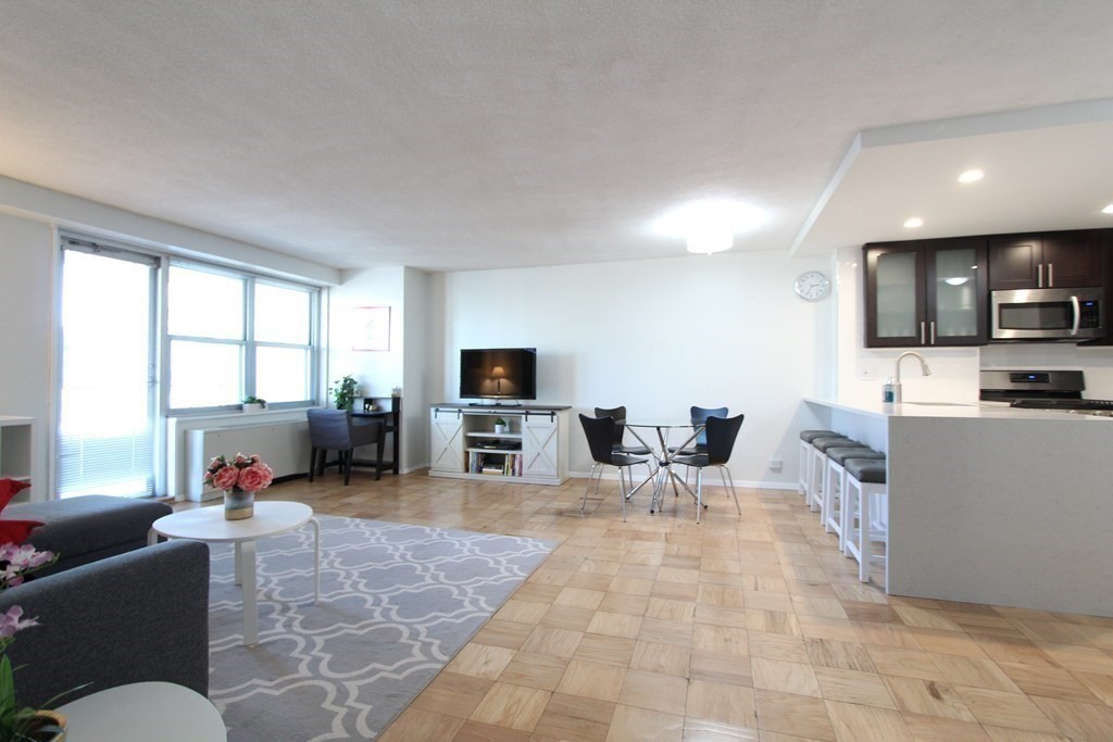 151 Tremont St # 16A