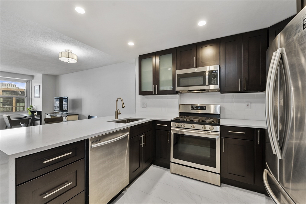 151 Tremont St # 16A