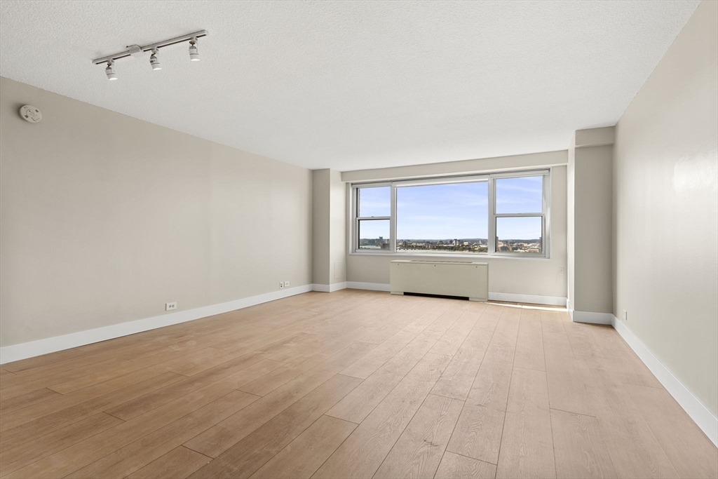 151 Tremont St # 23P