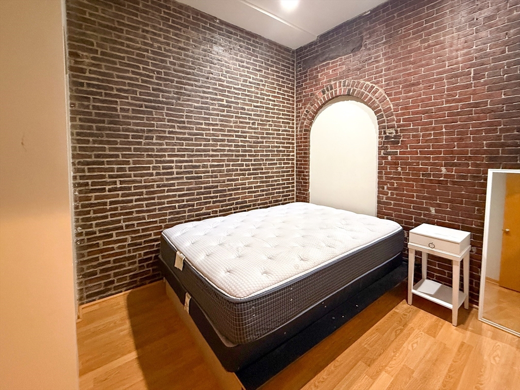 49-51 Temple Place # 3R