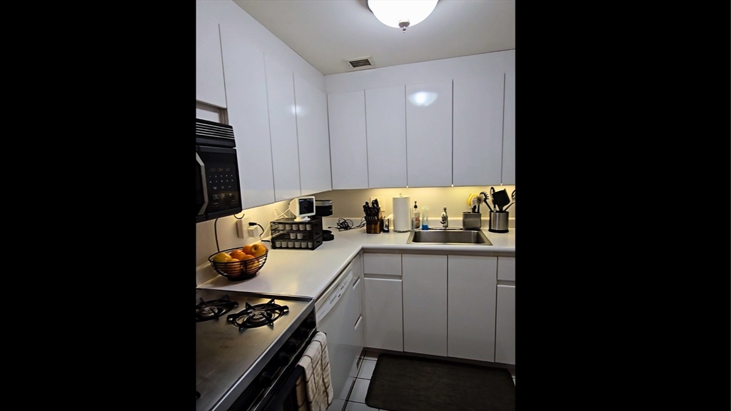 170 Tremont St # 205