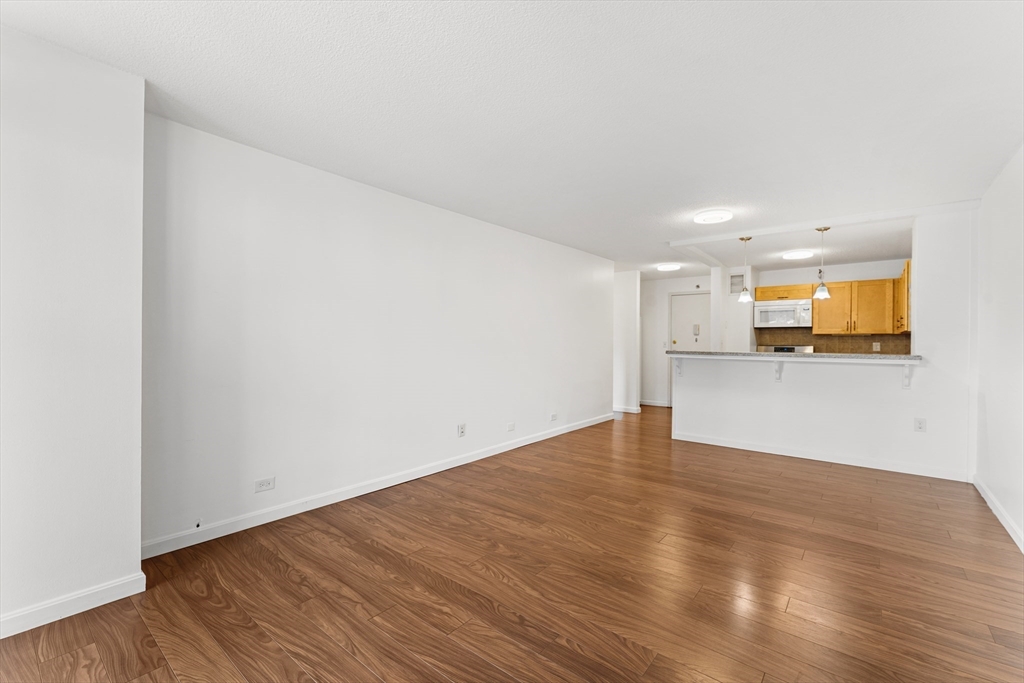 151 Tremont St # 11U