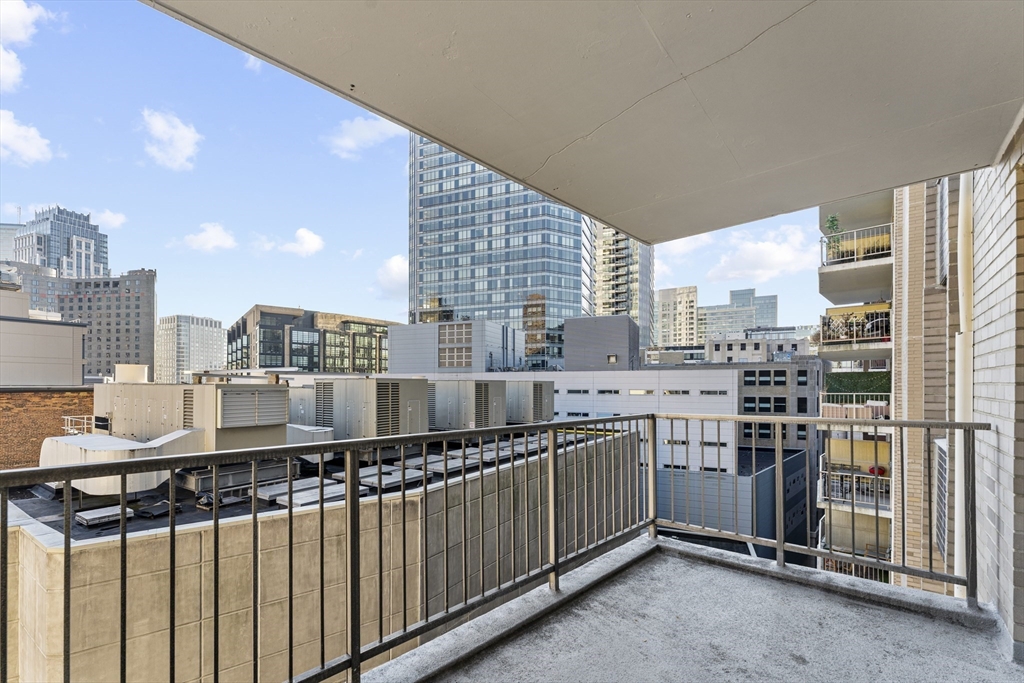 151 Tremont St # 11U