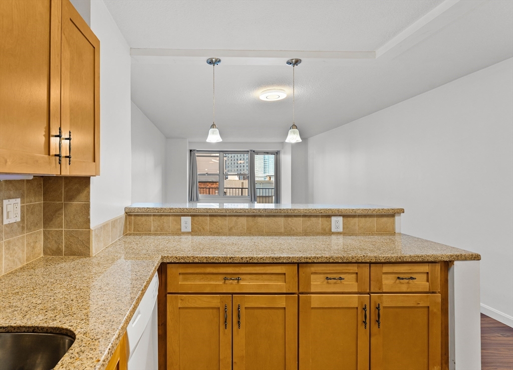 151 Tremont St # 11U