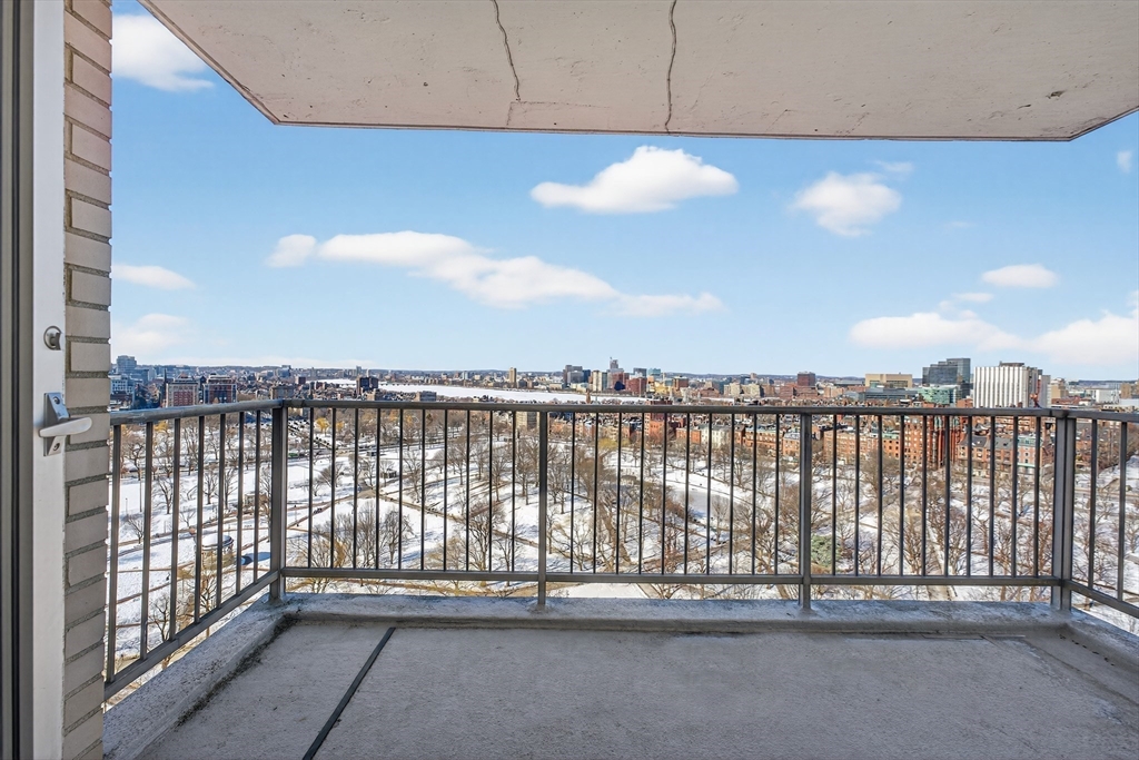 151 Tremont St # 24P