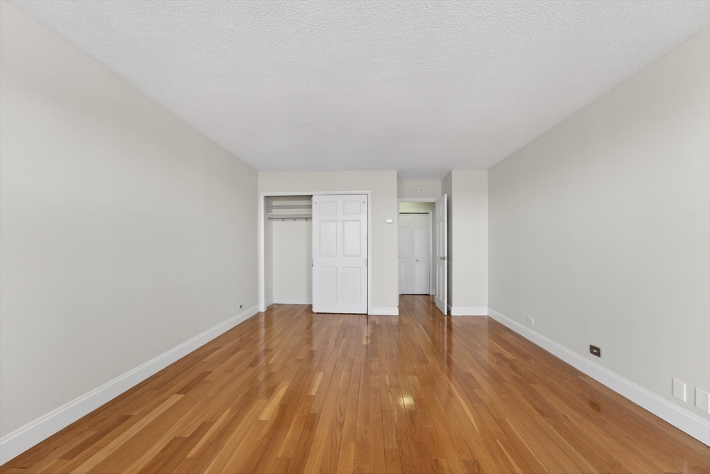 151 Tremont St # 24P