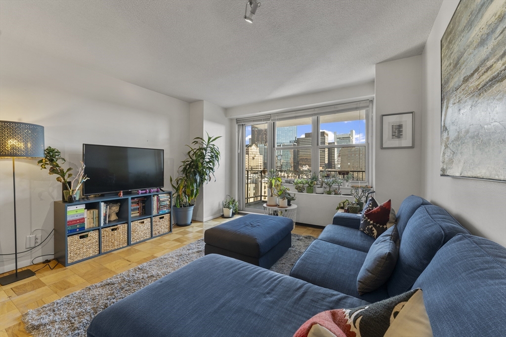 151 Tremont St # 19T