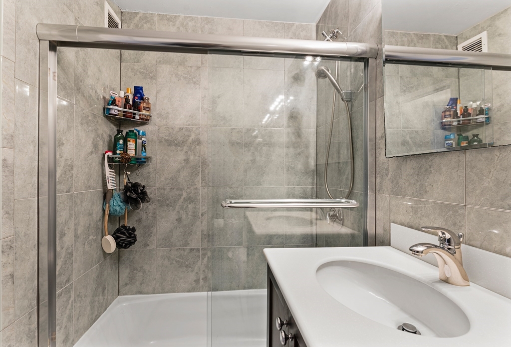 151 Tremont St # 19T