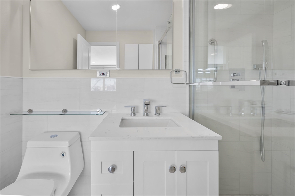 151 Tremont St # 18M