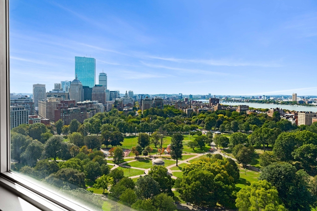 151 Tremont St # 18M