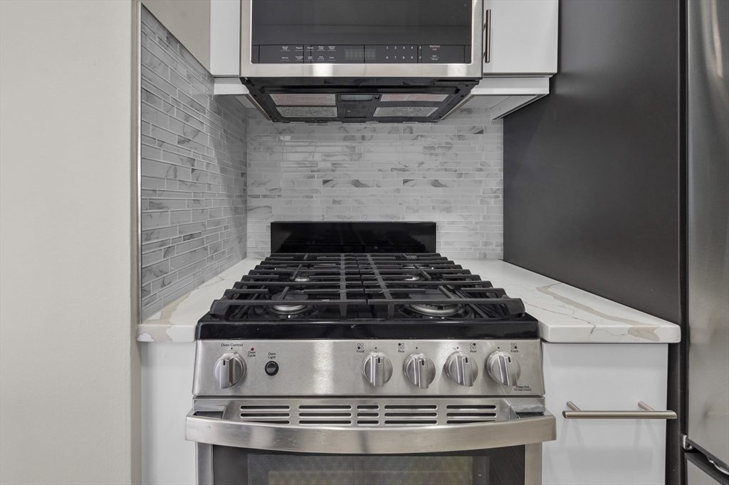 151 Tremont St # 18M