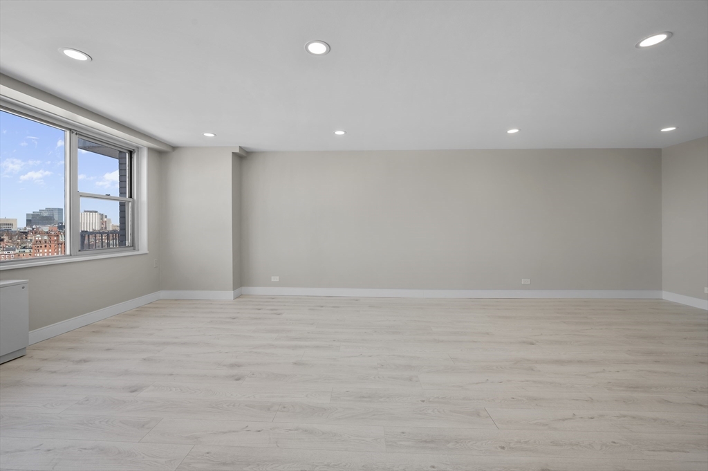 151 Tremont St # 18M