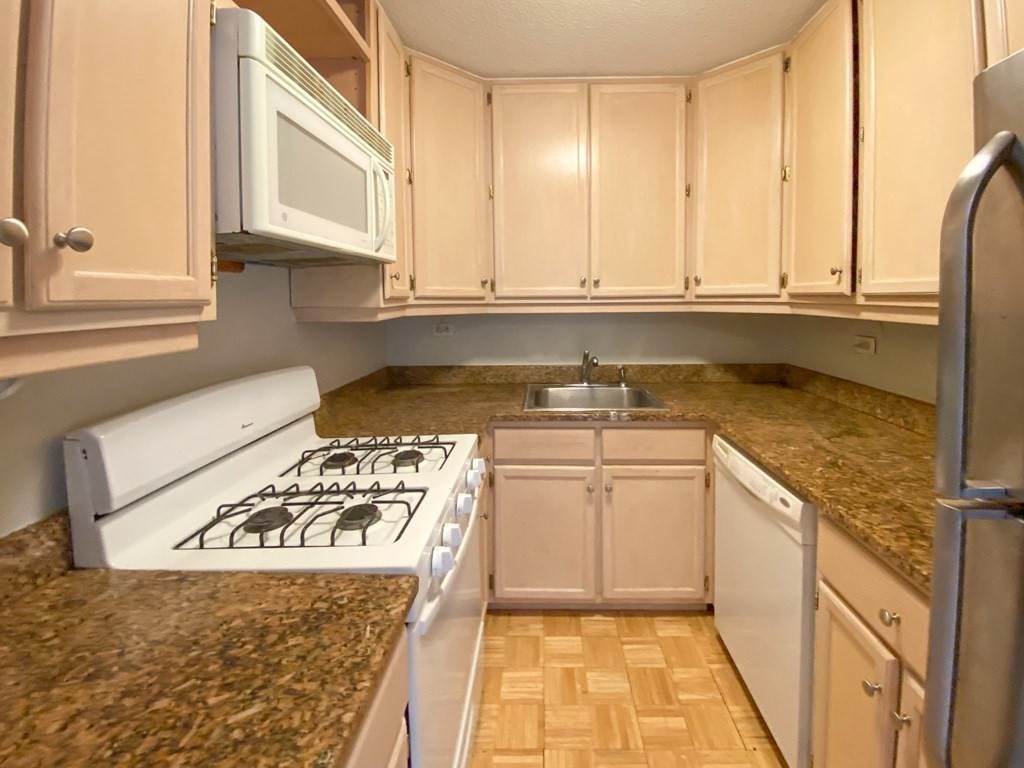 151 Tremont Street # 24S