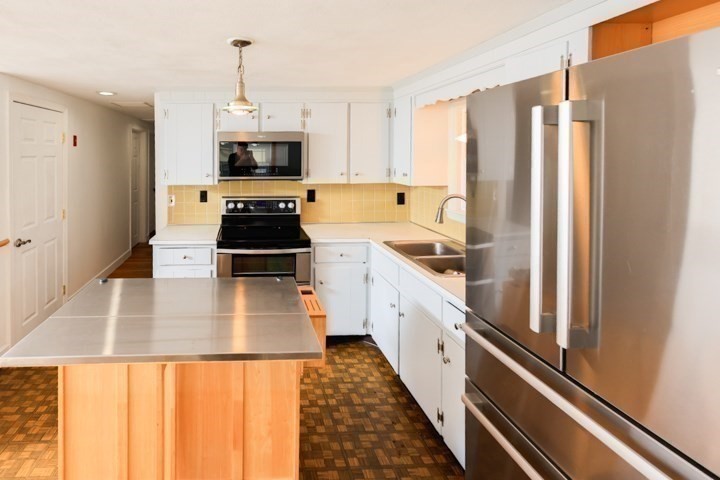 16 Willow Rd